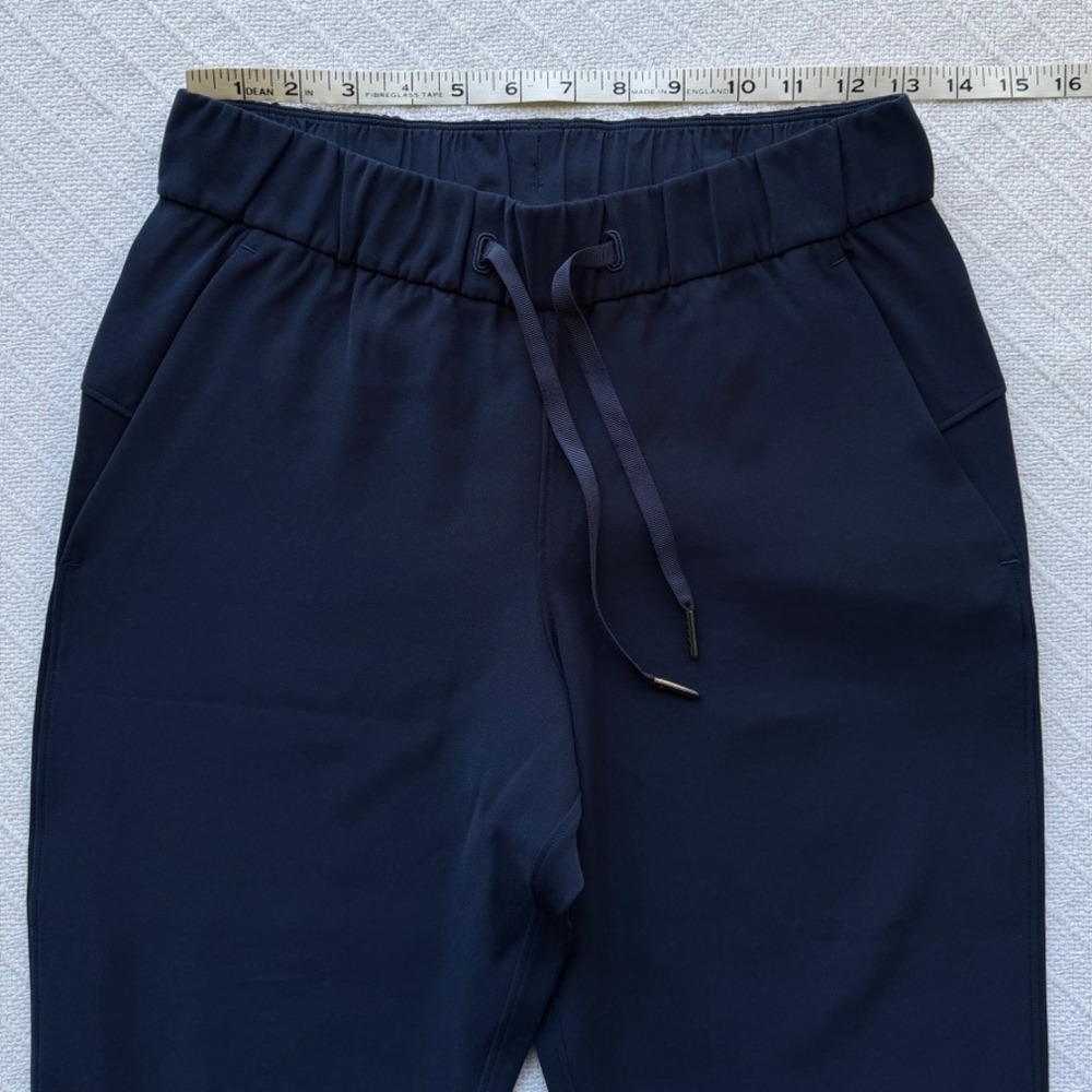 Lululemon On the Fly Crop True Navy Luxtreme Drawstring Pants Commuter Size 4 - Picture 13 of 14